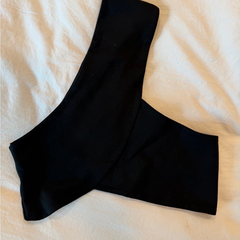 Edikted Black One-Shoulder Crop Top
